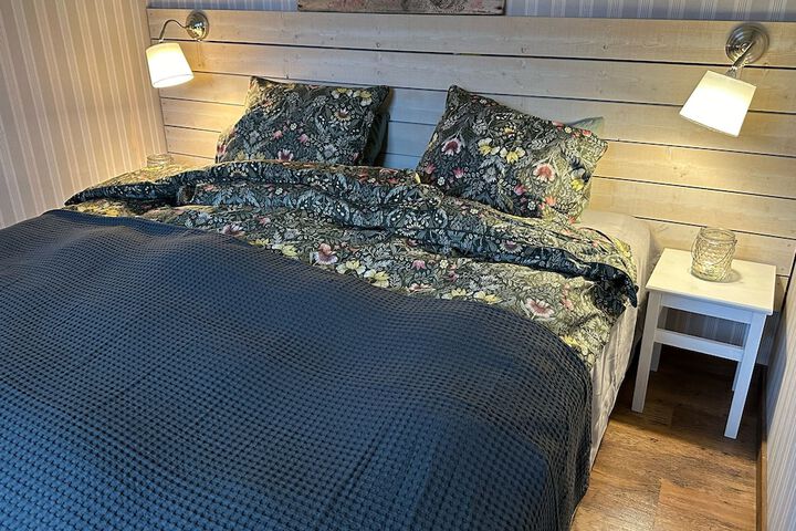 Room 2 of 45