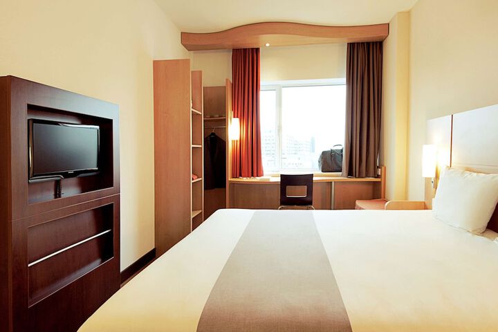 Room 11 of 88