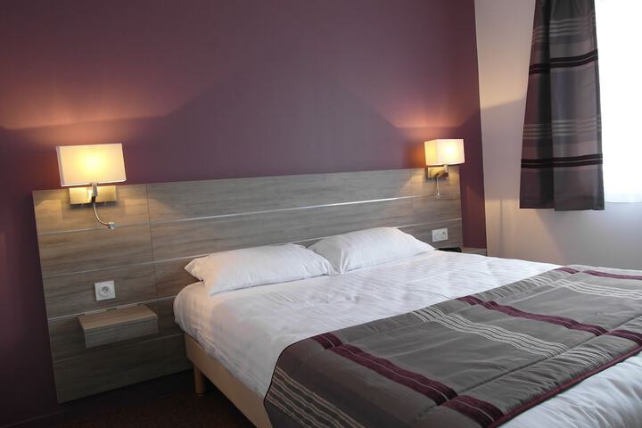 Room 6 of 50