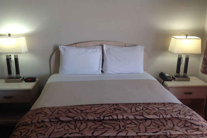 Room 2 of 18