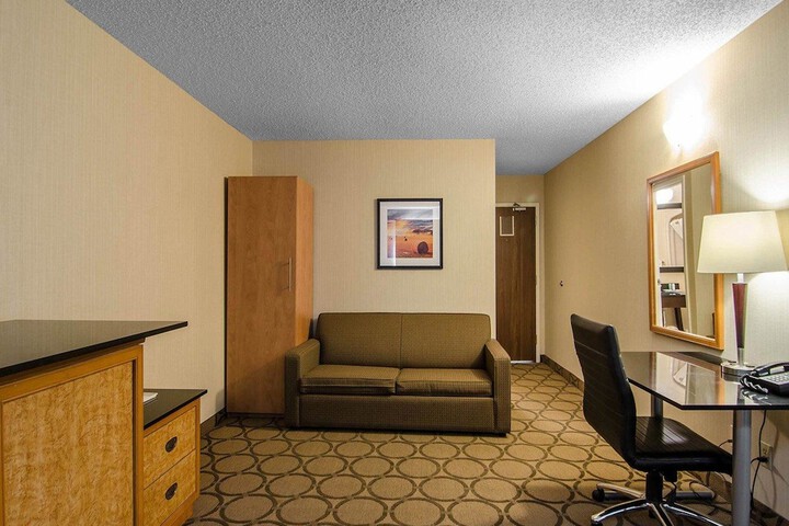 Room 9 of 35
