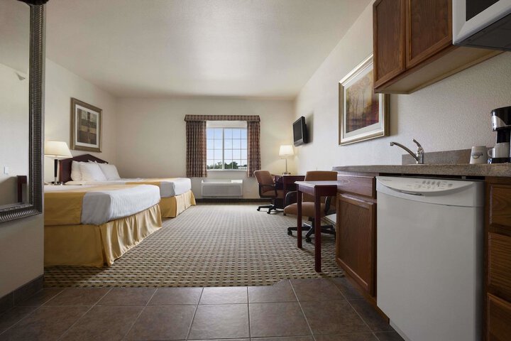 Room 6 of 40
