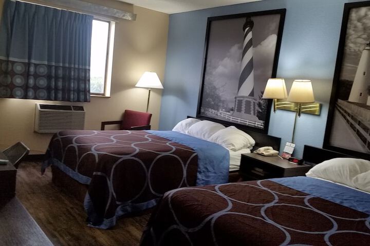 Double Accessible Queen Size Bed (3 of 5)