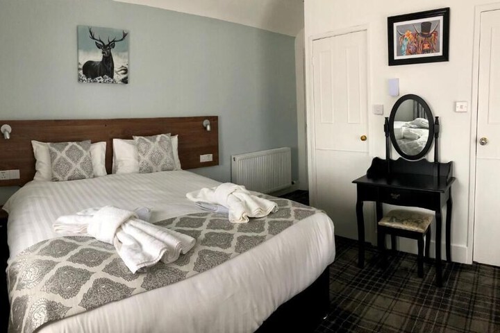 Room 6 of 15