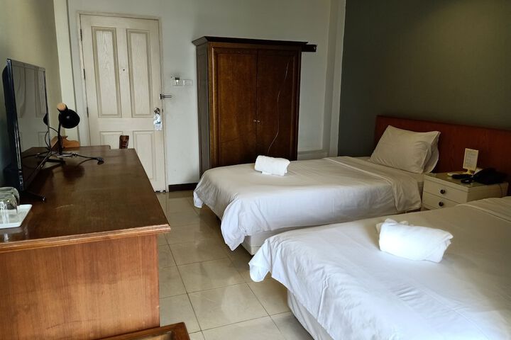 Room 14 of 87