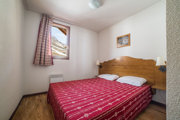 Room 4 of 42