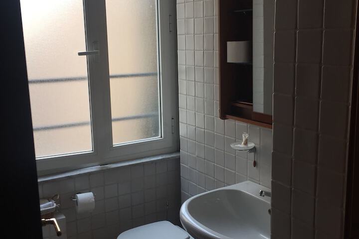 Room 7 of 19