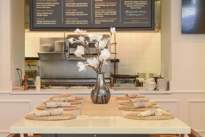 Breakfast area
