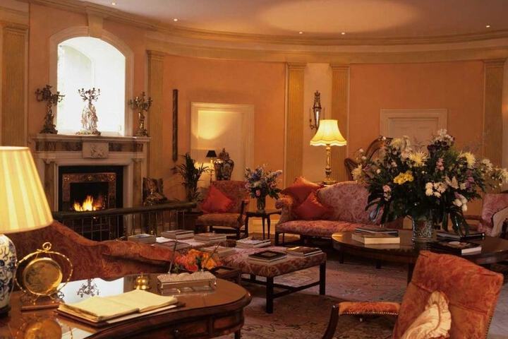 Entrance & Lobby