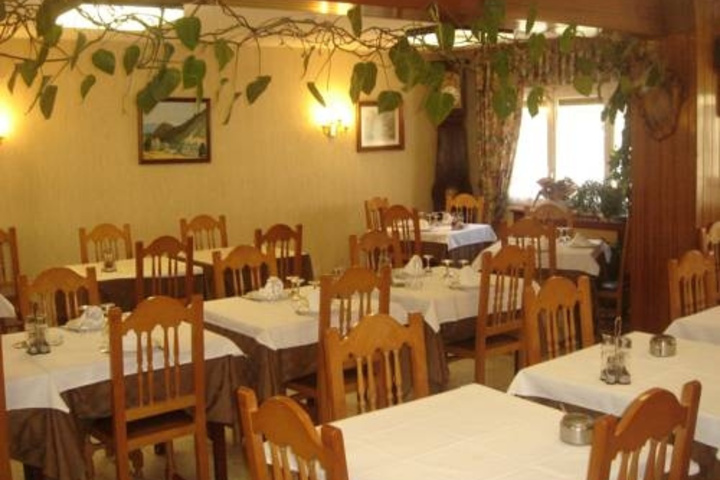Dining 6 of 7