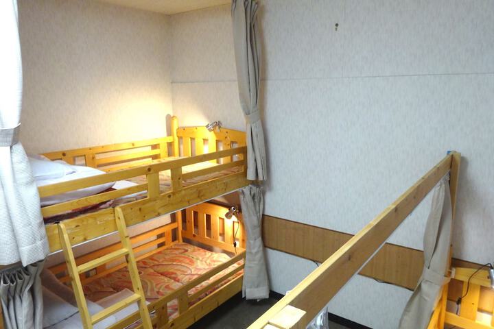 Room 9 of 24