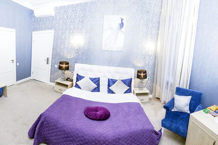 Room 52 of 89