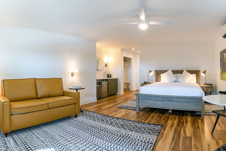 Room 14 of 106