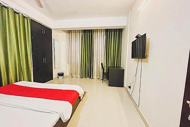 Room 10 of 24