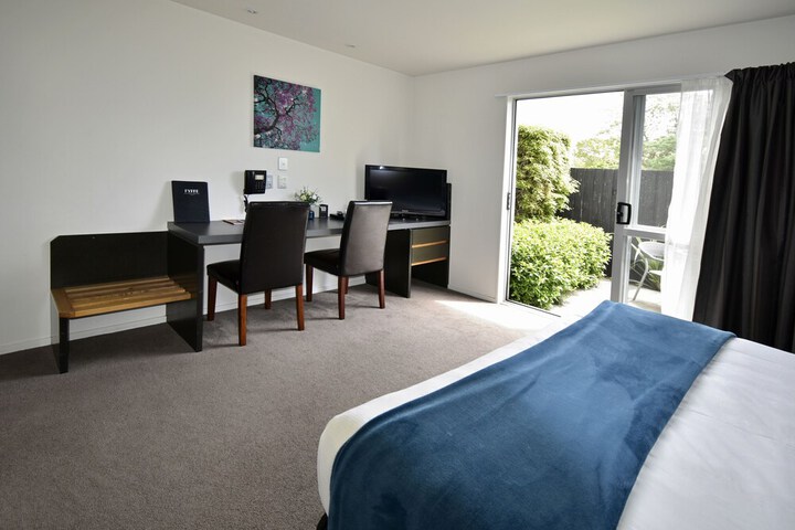 Room 9 of 35