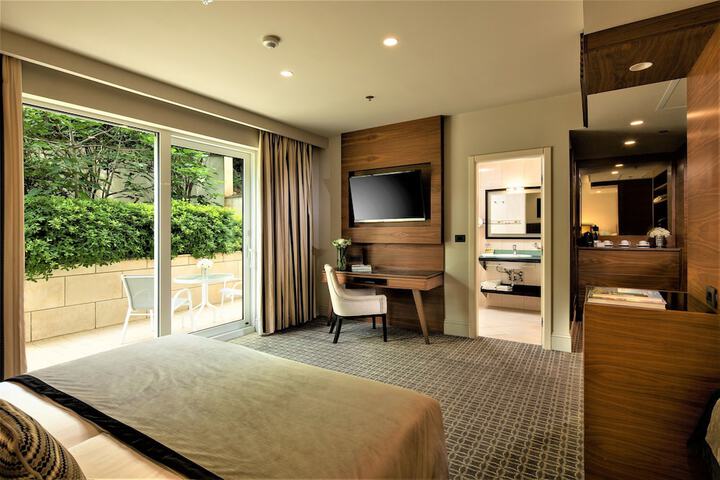 Room 21 of 98