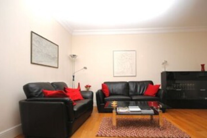 Room 12 of 28