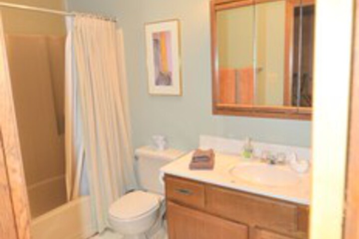 Room 12 of 32