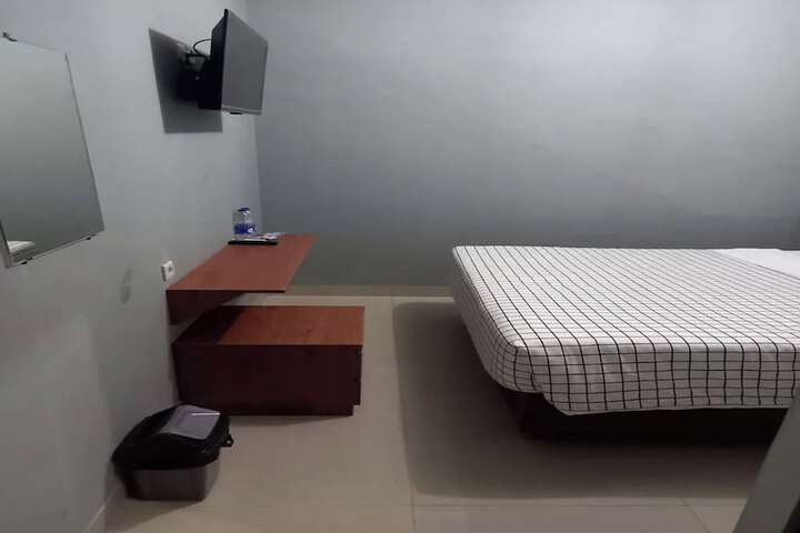 Room 2 of 59