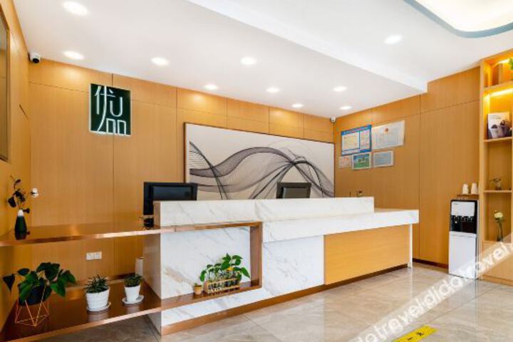 Hotel Interior 10 of 32