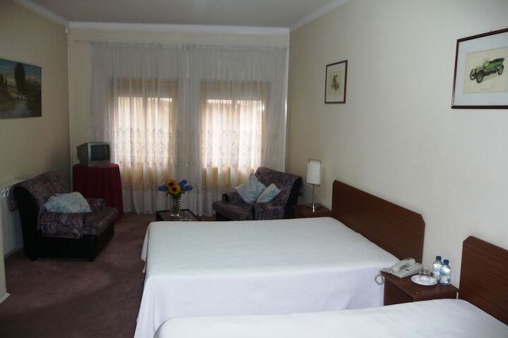 Room 4 of 30