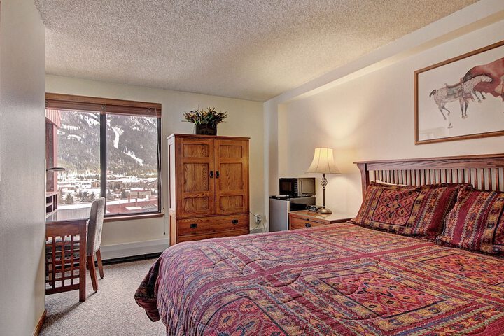 Room 2 of 17
