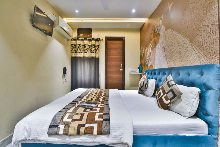 Room 3 of 24