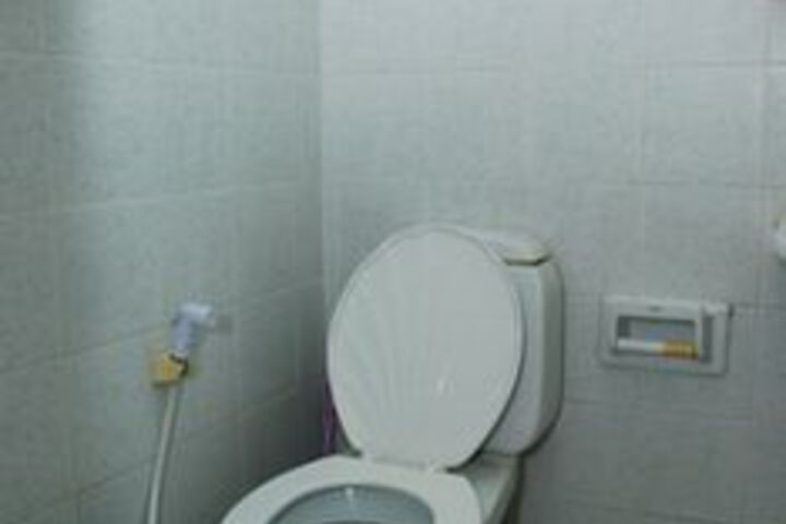 Room 2 of 28
