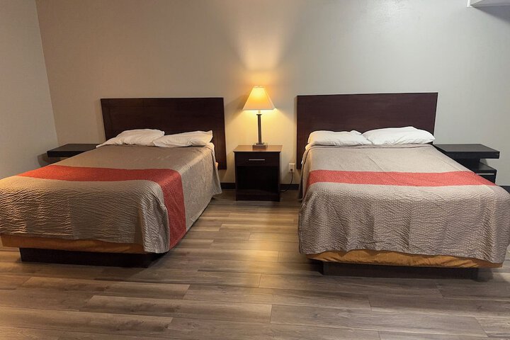 Room 4 of 7