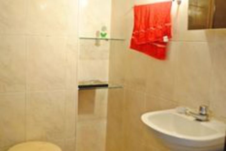 Room 4 of 20