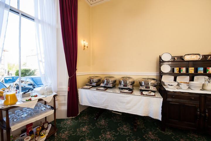 Breakfast area