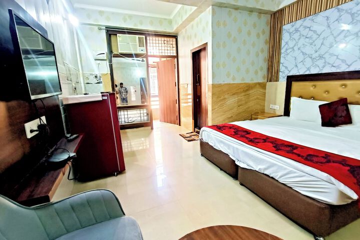 Room 2 of 14
