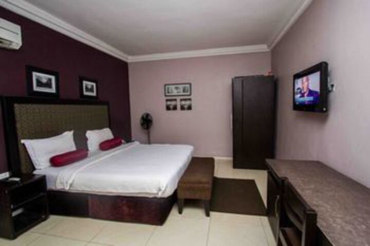 Room 34 of 53
