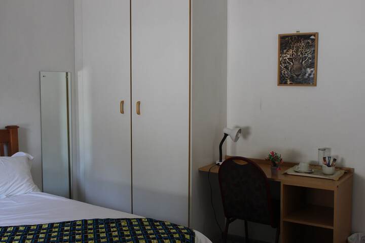 Room 242 of 288