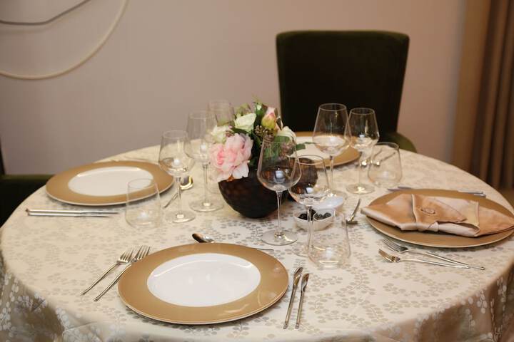 Dining 36 of 73