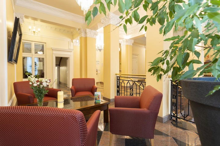 Guest Lobby