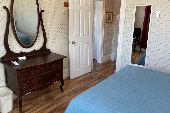 Room 26 of 99