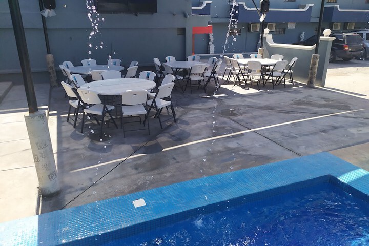Pool 11 of 15