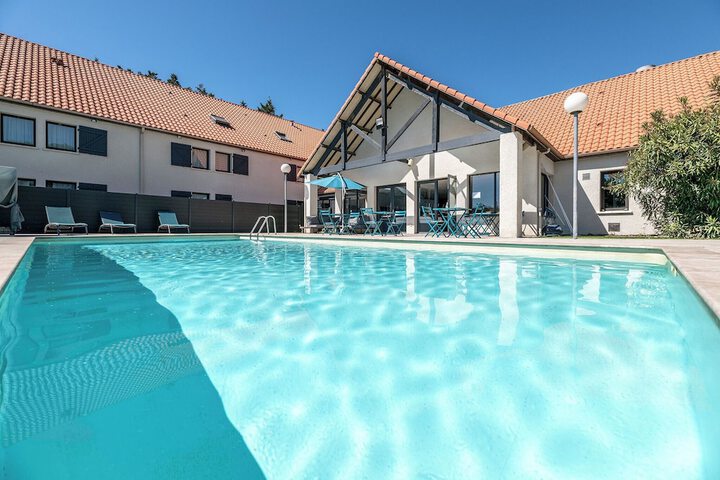 Pool Hotel