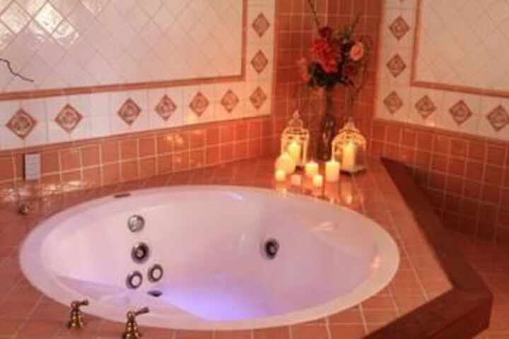 Hot Tub 24 of 27