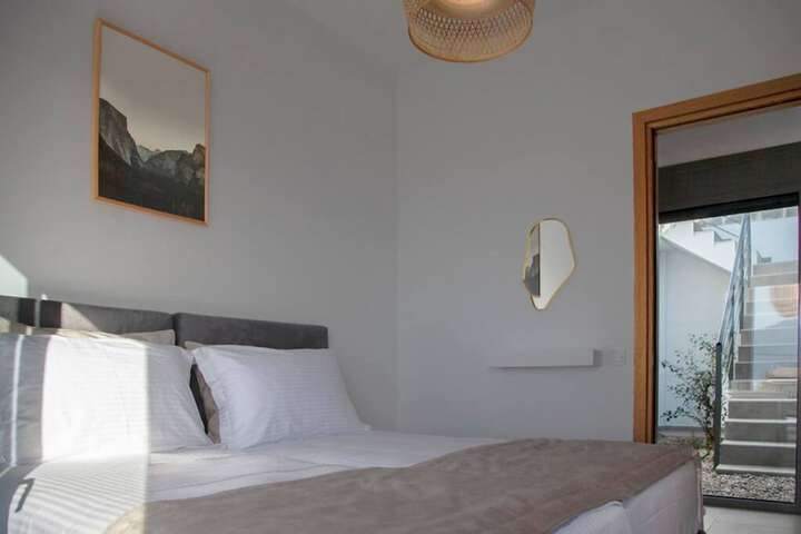 Room 26 of 37