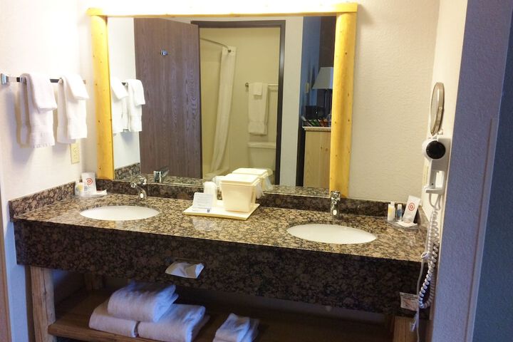 Bathroom sink