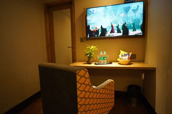 Room 32 of 111