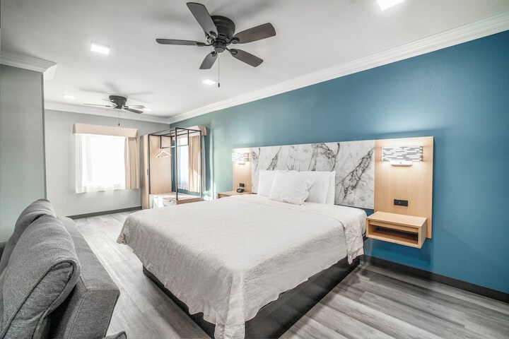 Room 18 of 46