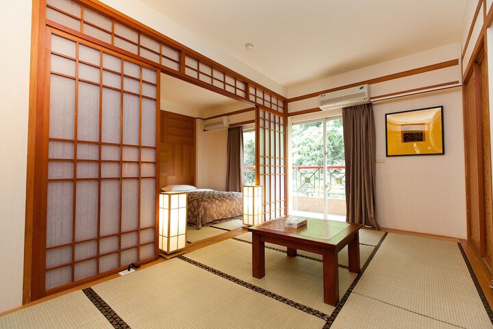 Room 8 of 36