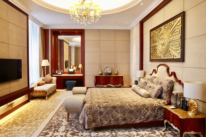 Room 5 of 88