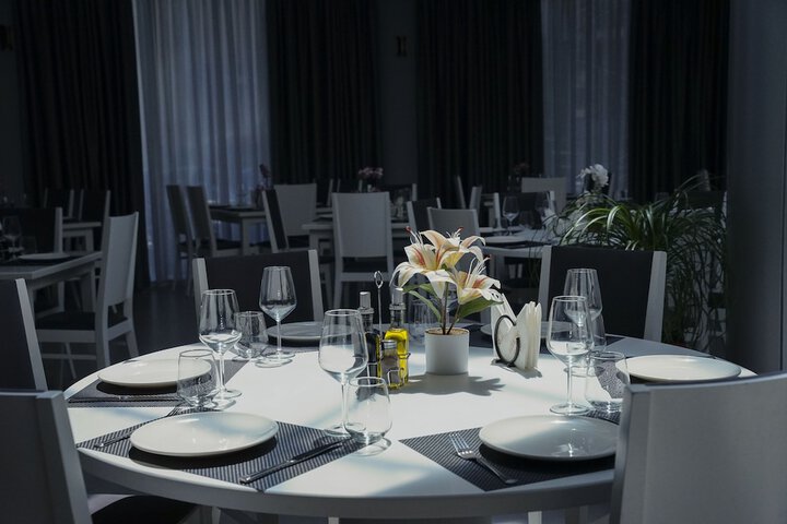 Dining 42 of 72