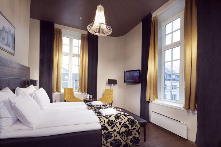 Room 6 of 27