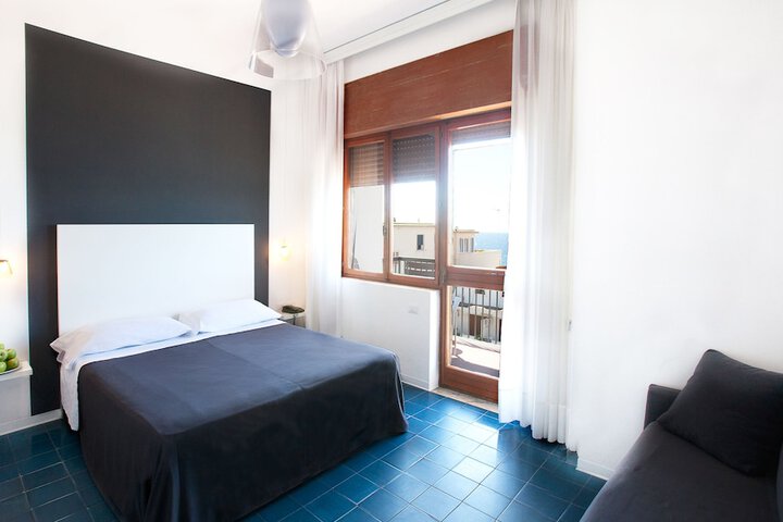 Room 4 of 46