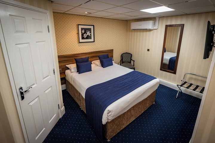 Room 22 of 48